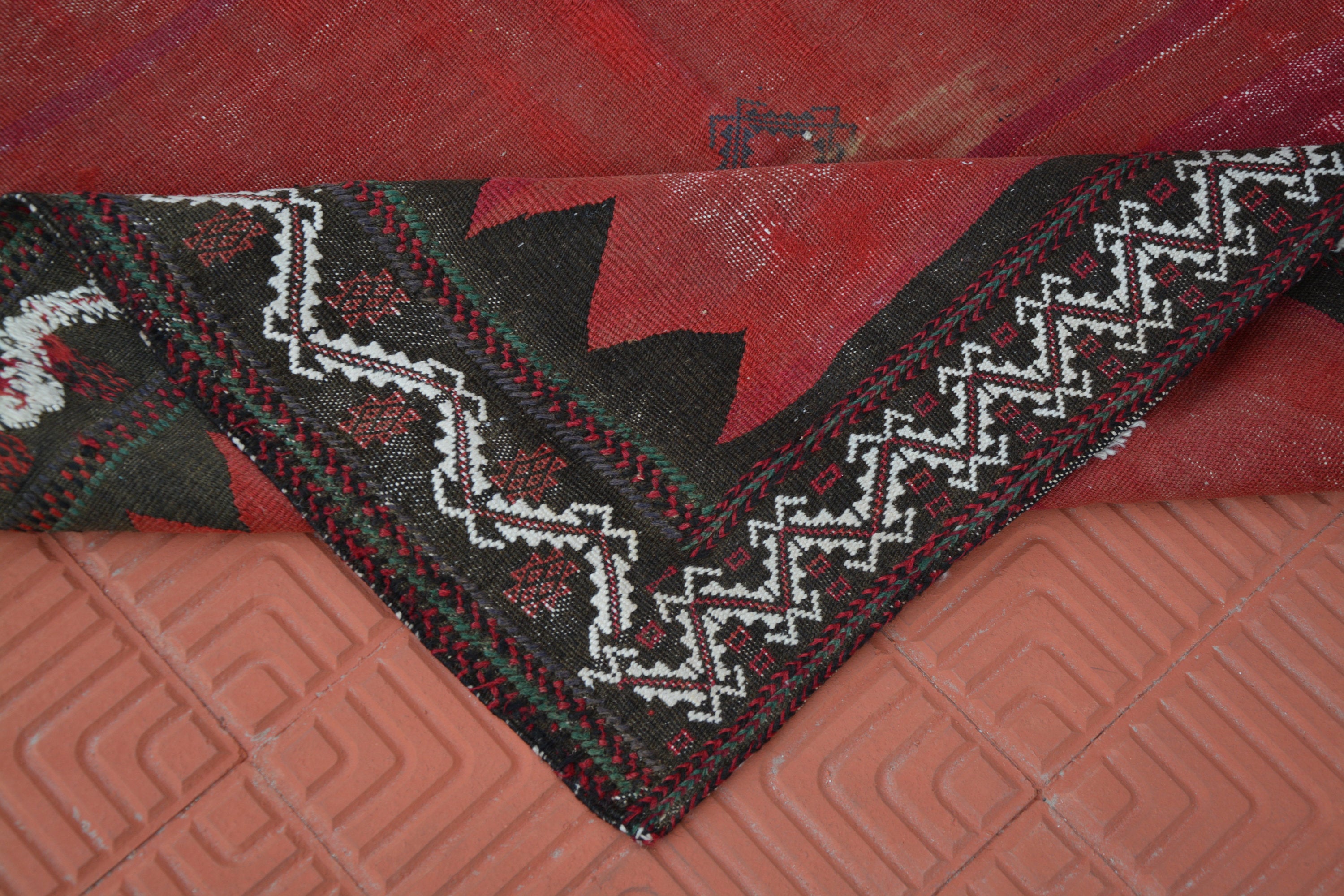 Stunning Wool Kilim Rug Geometric Design Flatweave Handmade Kilim