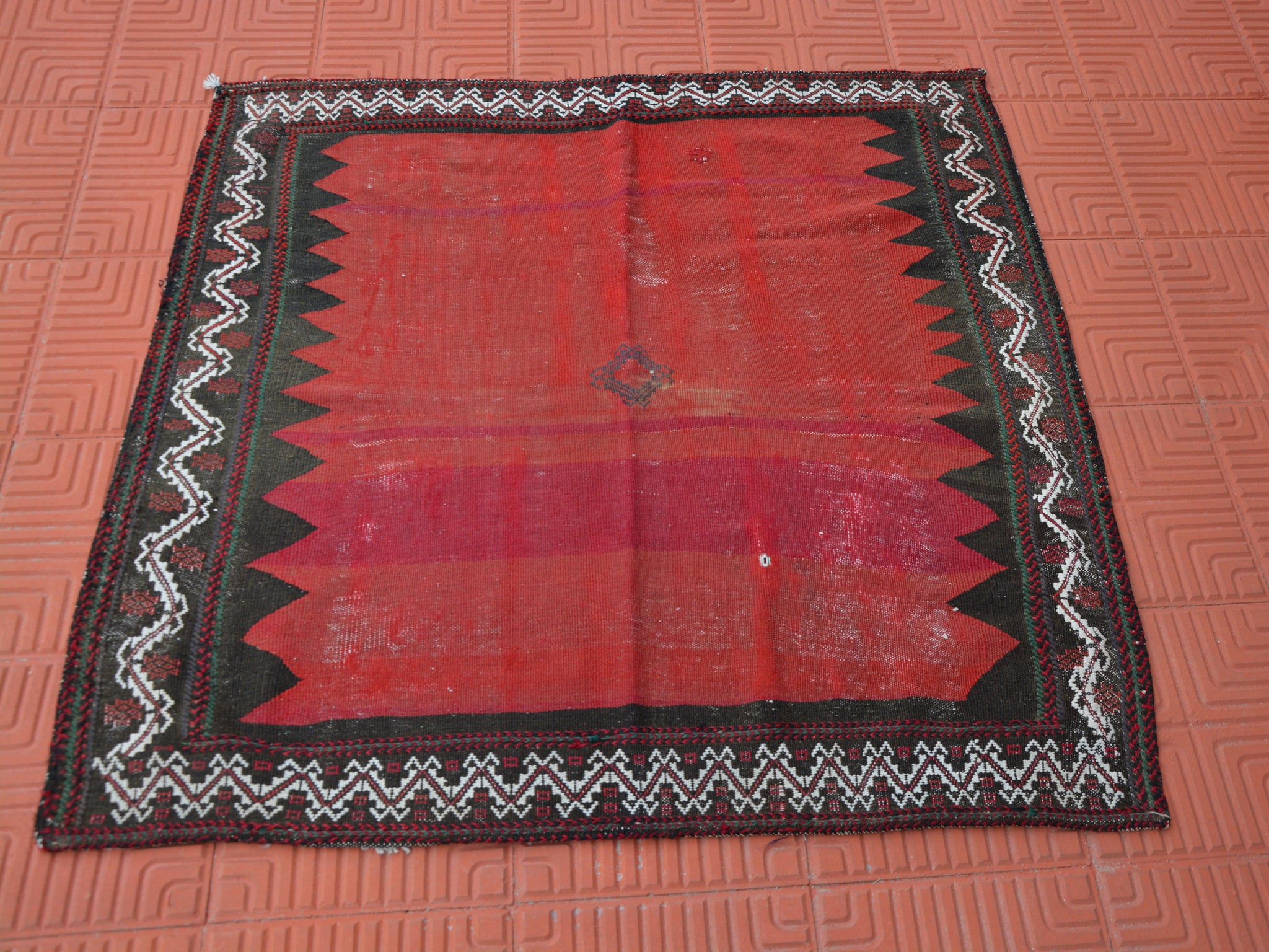 Kilim Rugs 101: Never Buy Before Knowing These – Turk Rugs