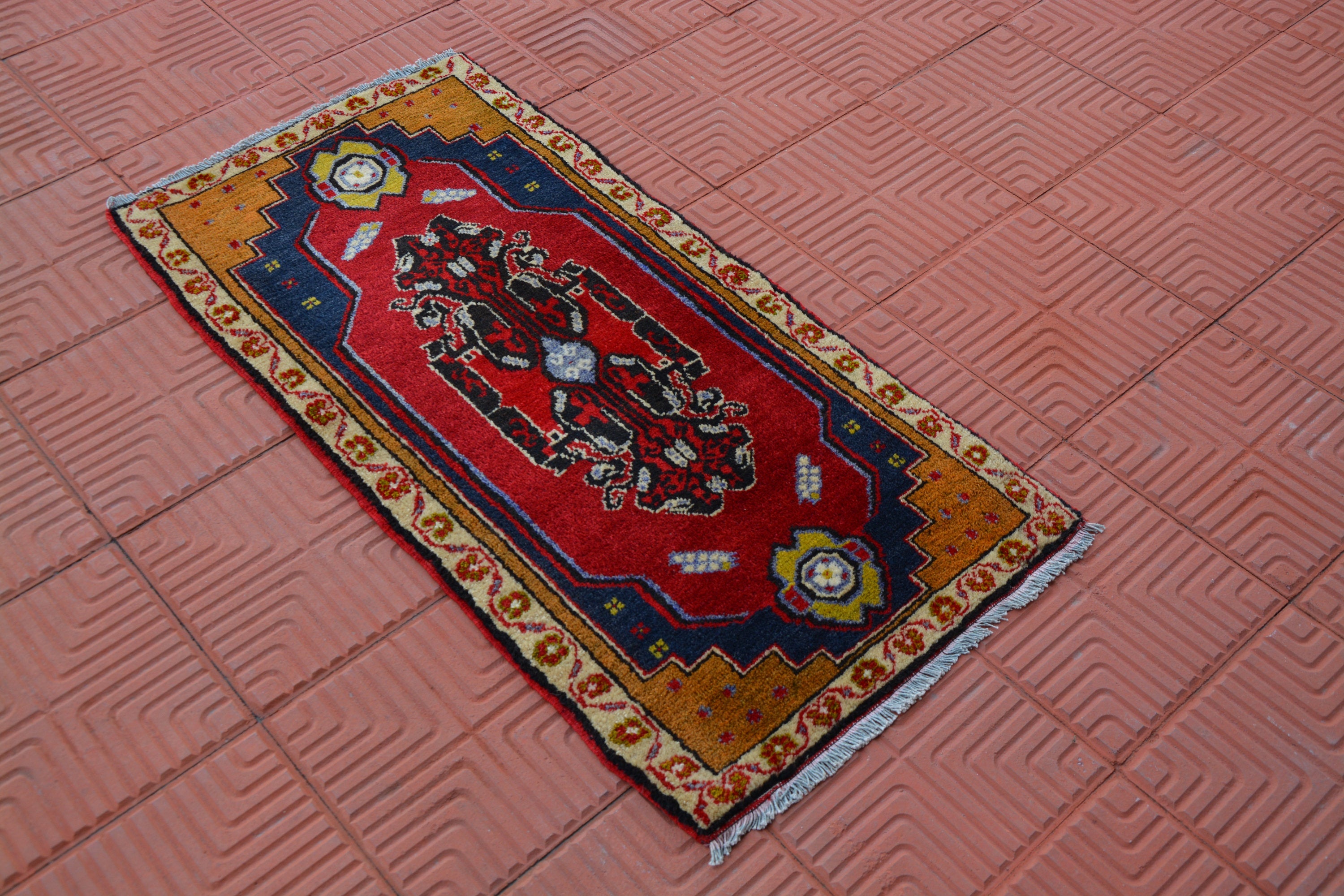 Turkish Yoga rug, Vintage Rug, rug 3x4, red and blue rug, indigo rug,  christmas rug, bathroom rug, natural wool rug, 2.6 x3.8 Ft AG534